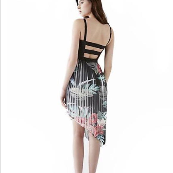 NEW GUESS Messalina Dark Flowers Dress SZ  S - Picture 1 of 6